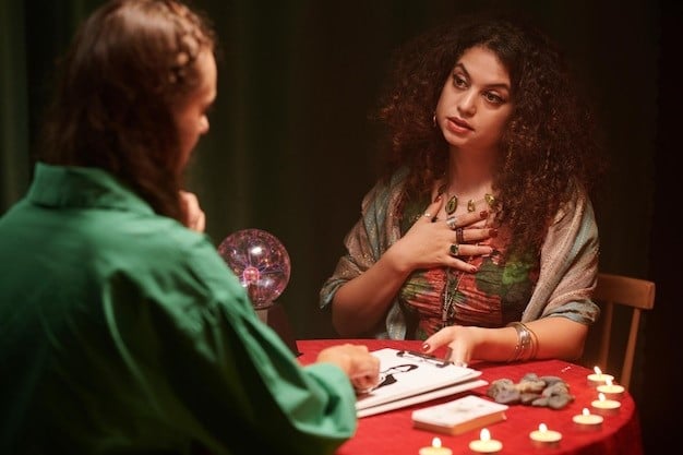 From Waiting To Manifestation: Why The Flow Of Time Is The Key In Psychic Readings!